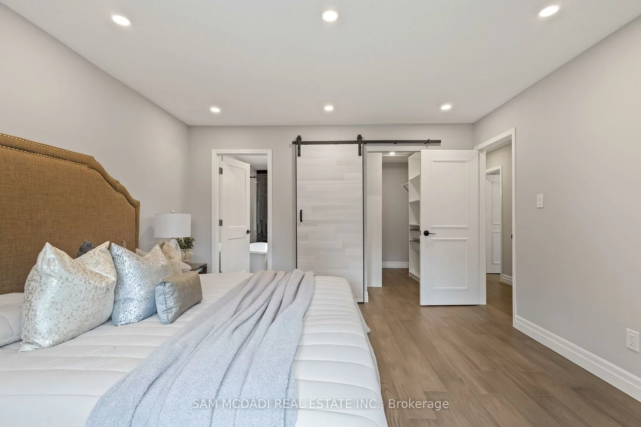 2535, Robin, Sheridan, Mississauga