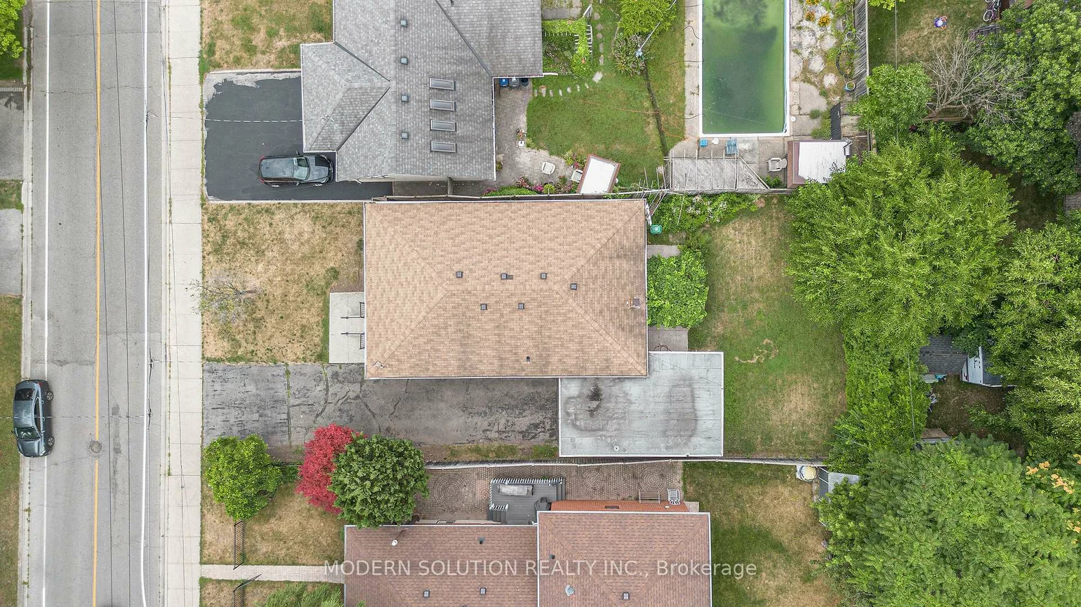 177, Eaglewood, Mineola, Mississauga