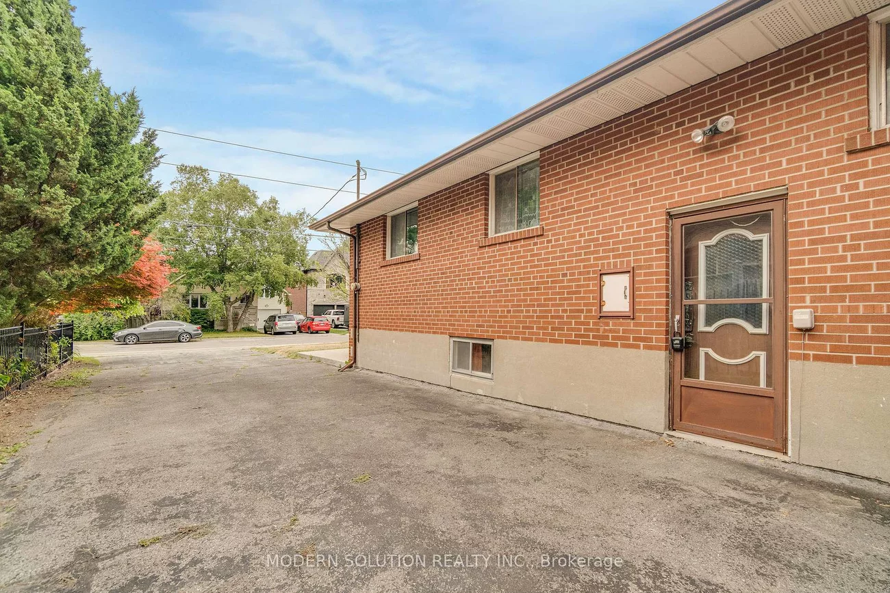 177, Eaglewood, Mineola, Mississauga