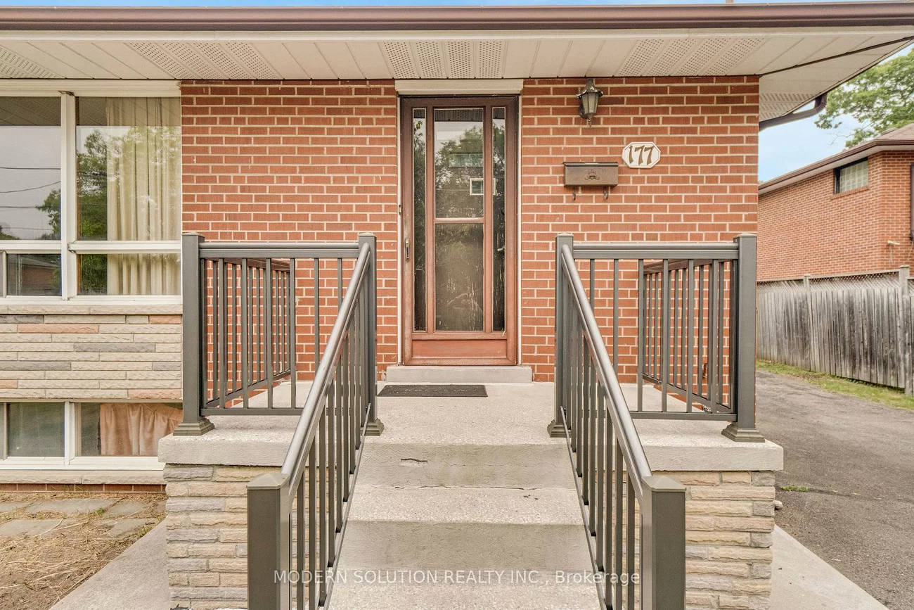 177, Eaglewood, Mineola, Mississauga