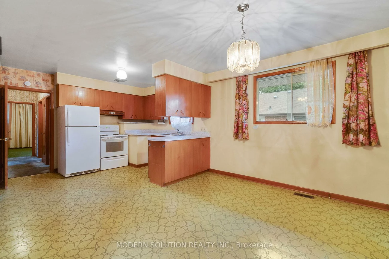 177, Eaglewood, Mineola, Mississauga