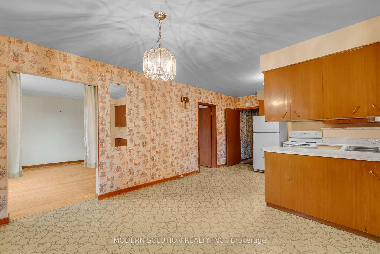 177, Eaglewood, Mineola, Mississauga