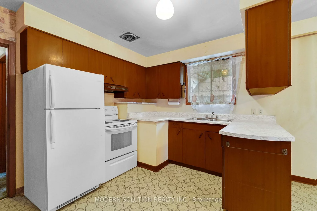 177, Eaglewood, Mineola, Mississauga