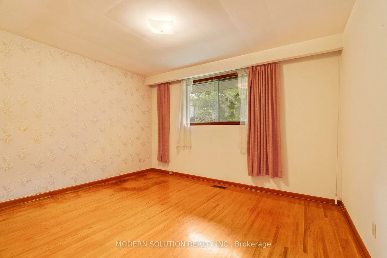 177, Eaglewood, Mineola, Mississauga