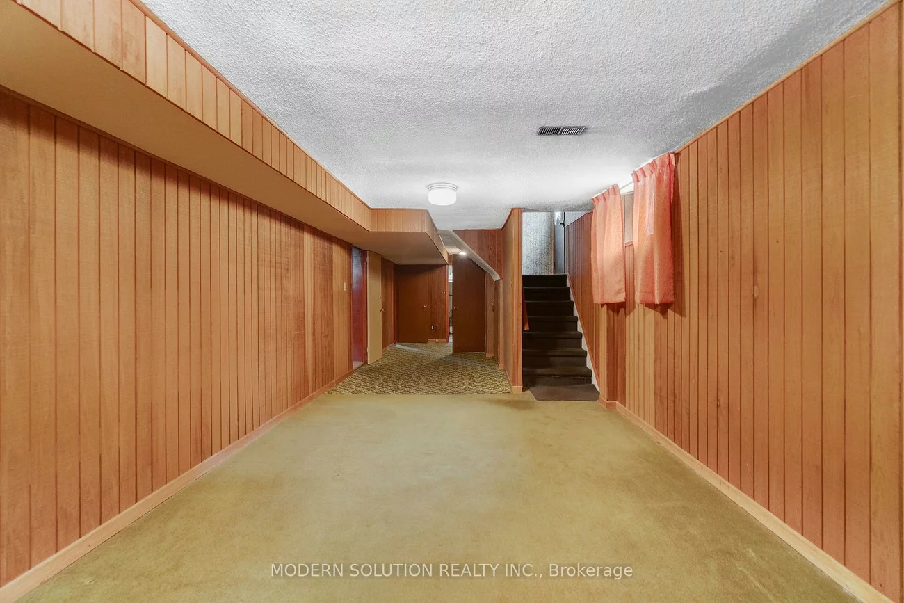 177, Eaglewood, Mineola, Mississauga