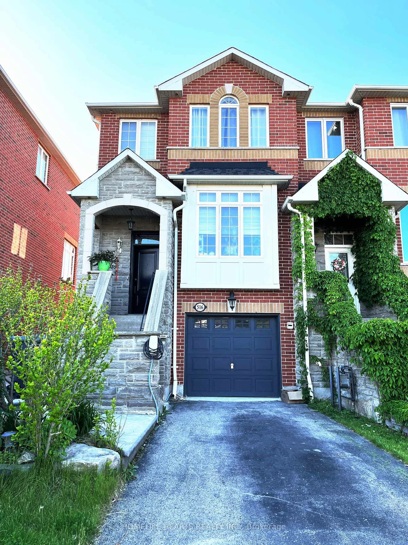516, Lumberton, Hurontario, Mississauga