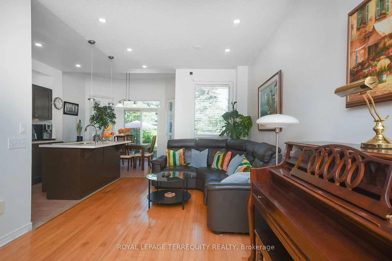 902, Ledbury, East Credit, Mississauga