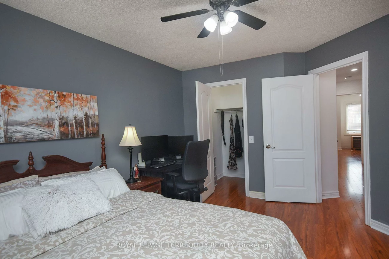 902, Ledbury, East Credit, Mississauga