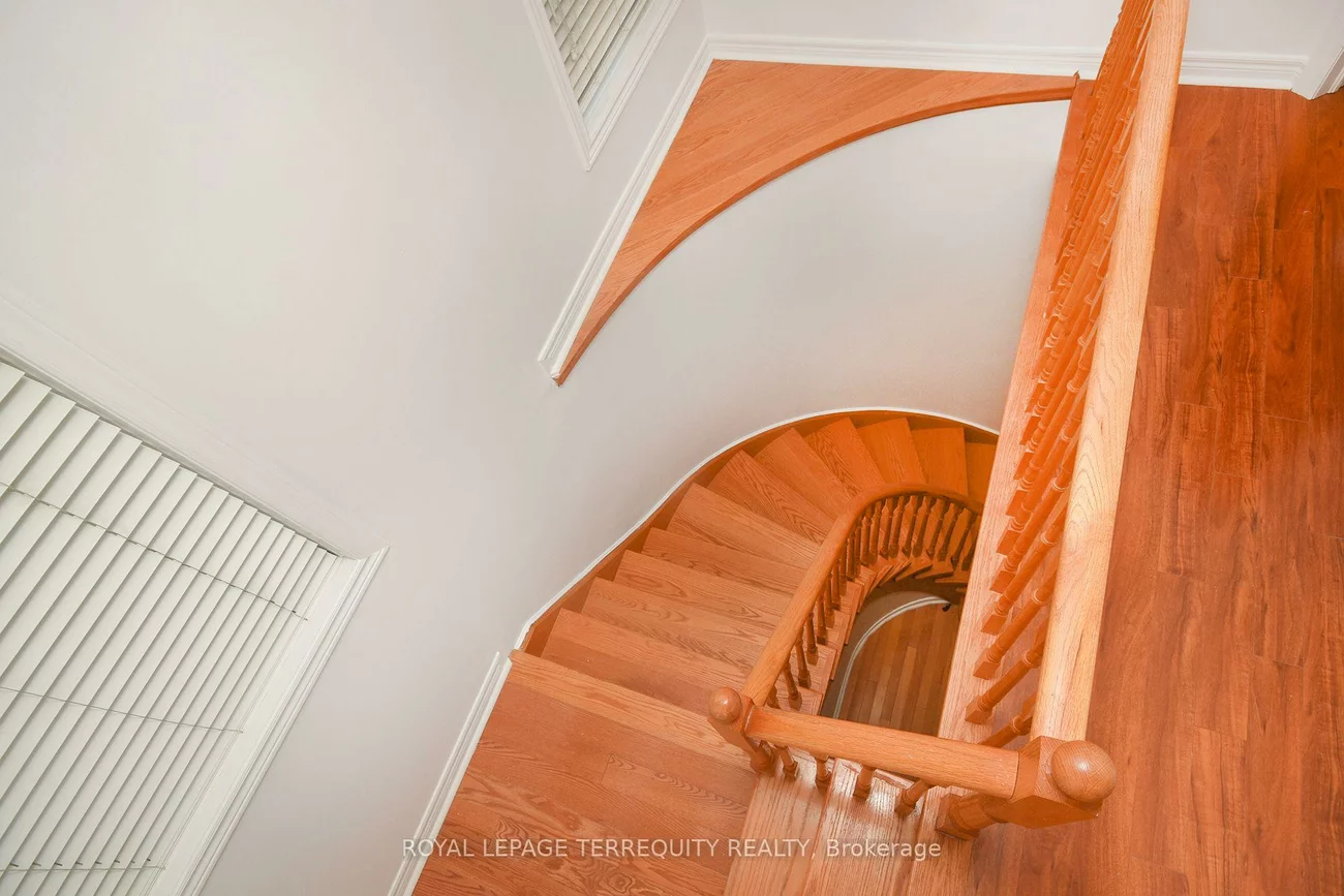 902, Ledbury, East Credit, Mississauga