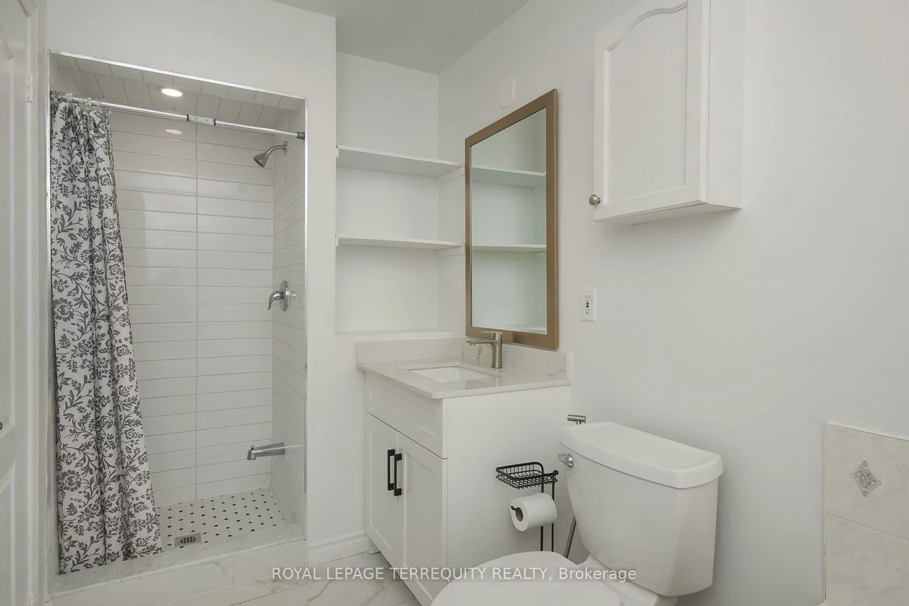 902, Ledbury, East Credit, Mississauga