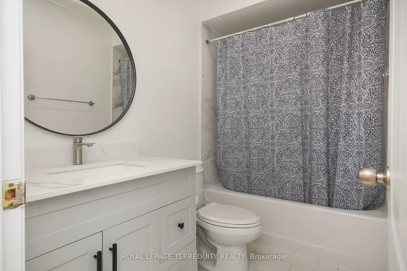 902, Ledbury, East Credit, Mississauga