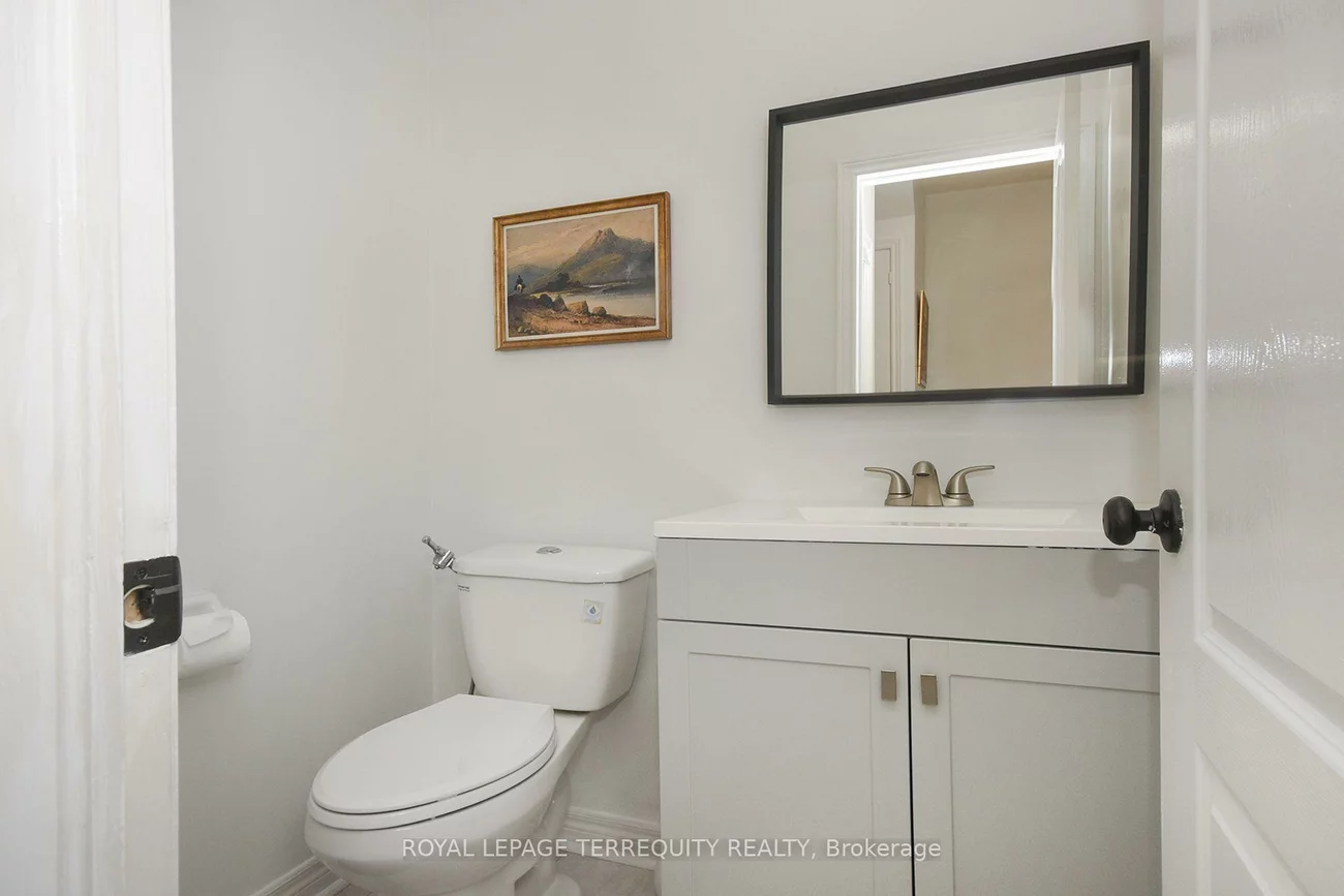 902, Ledbury, East Credit, Mississauga
