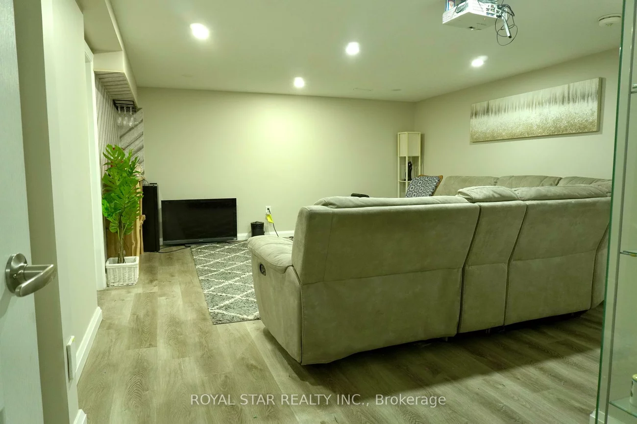 27, Matlock, Streetsville, Mississauga