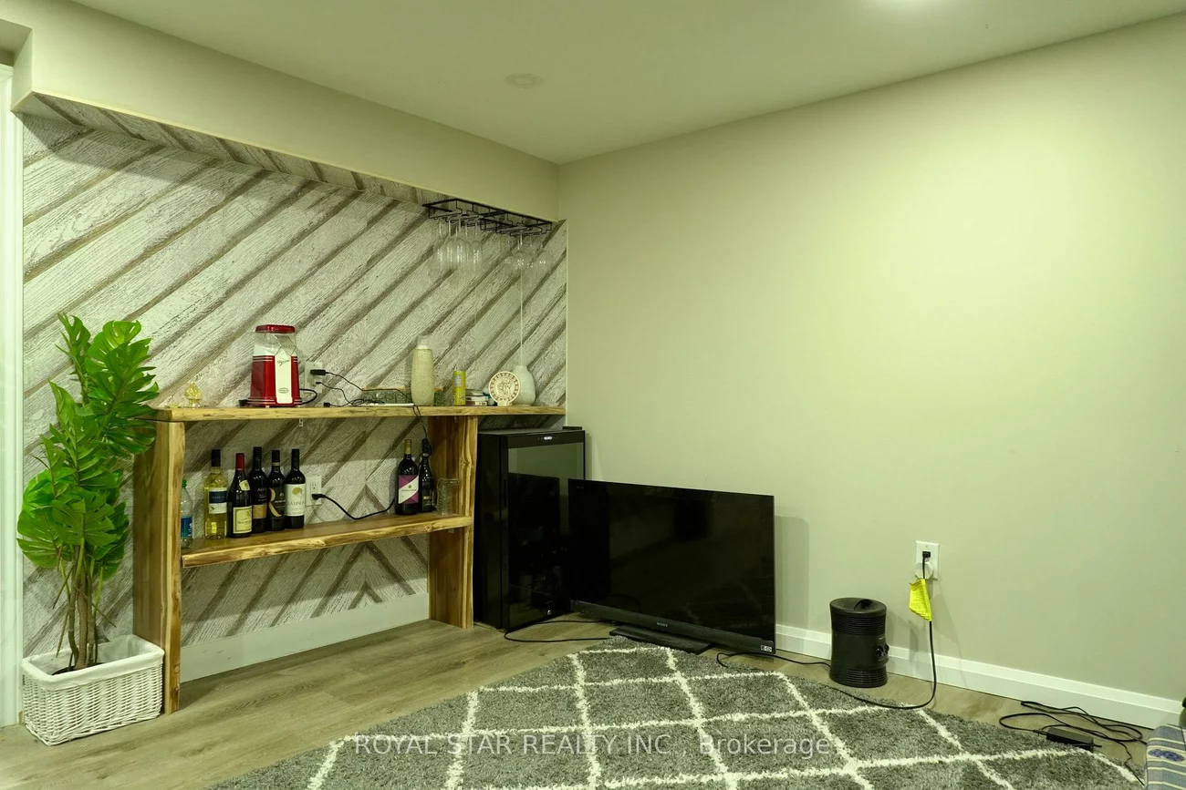 27, Matlock, Streetsville, Mississauga
