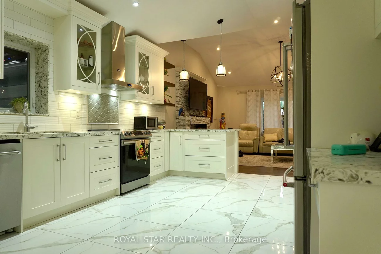 27, Matlock, Streetsville, Mississauga