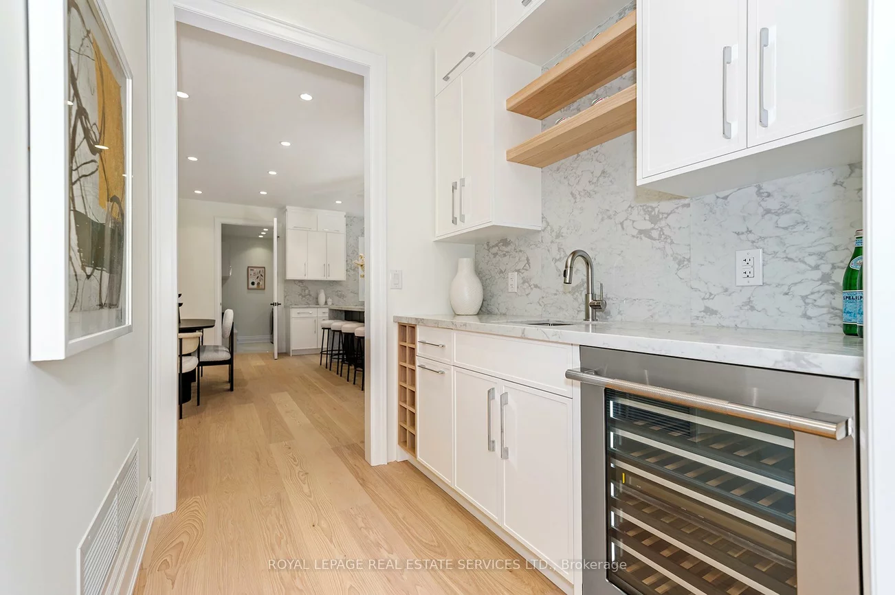 1618, Dogwood, Mineola, Mississauga