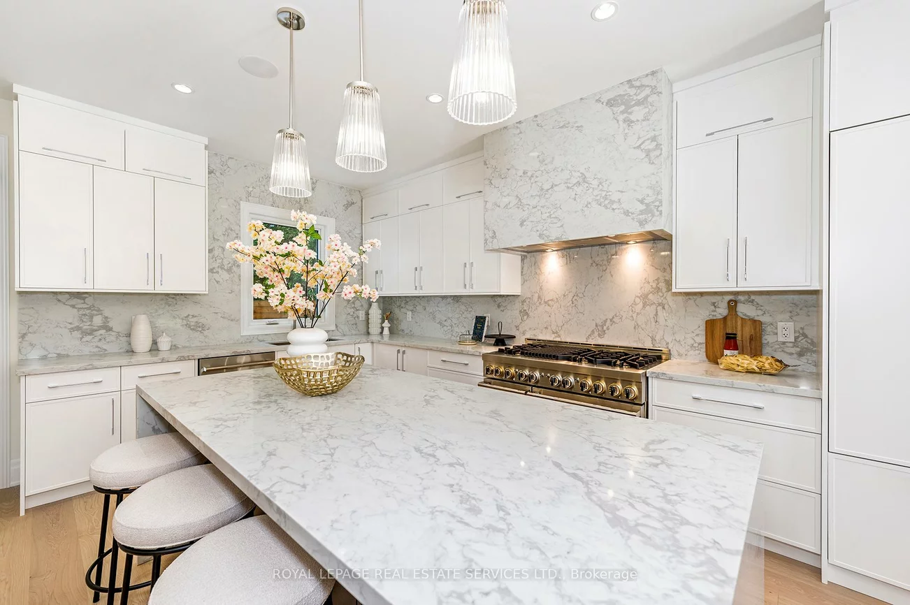 1618, Dogwood, Mineola, Mississauga