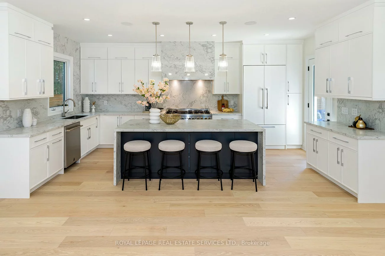 1618, Dogwood, Mineola, Mississauga