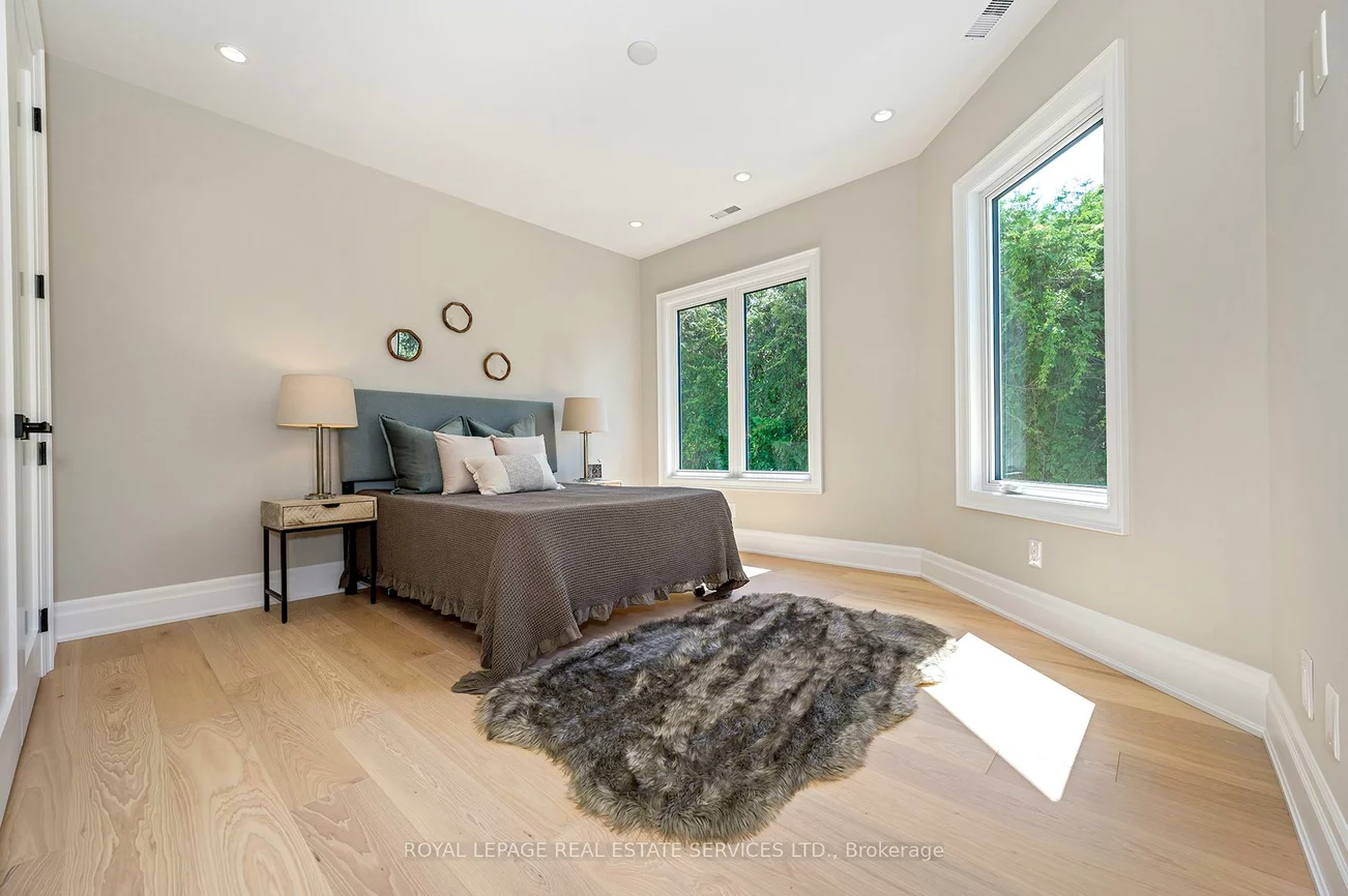 1618, Dogwood, Mineola, Mississauga