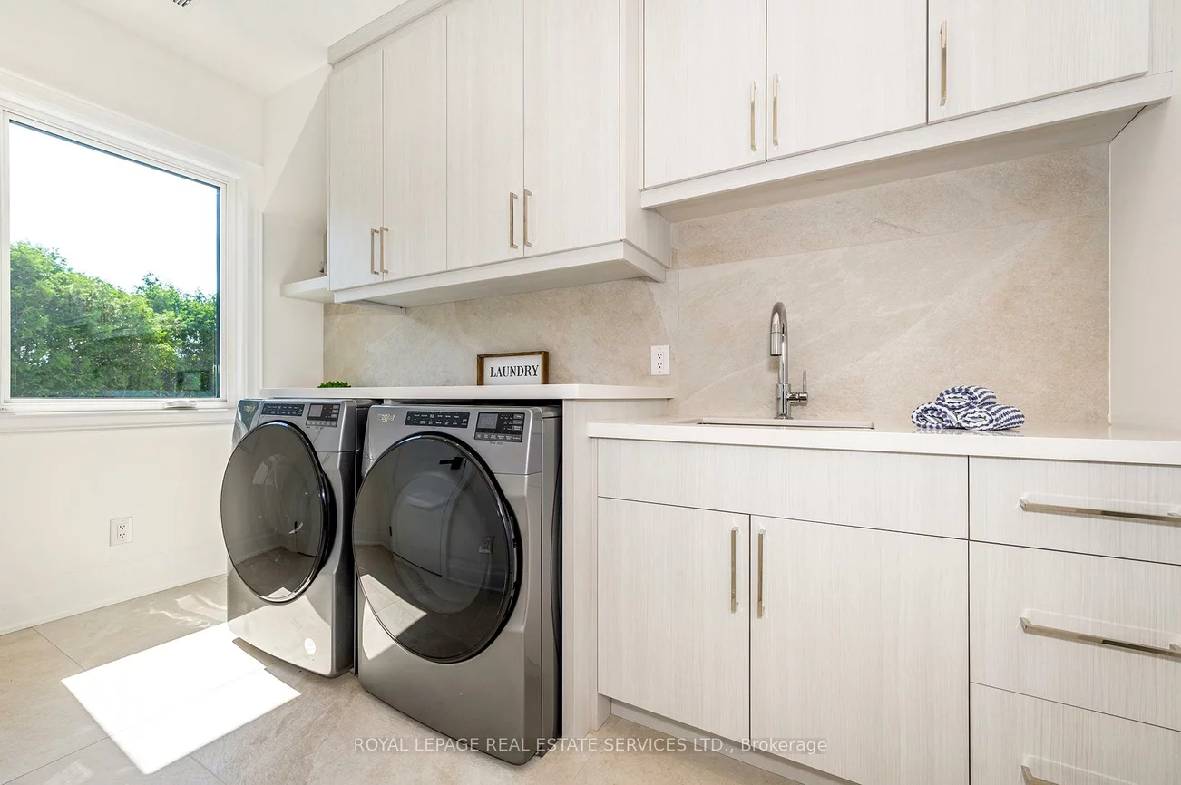 1618, Dogwood, Mineola, Mississauga