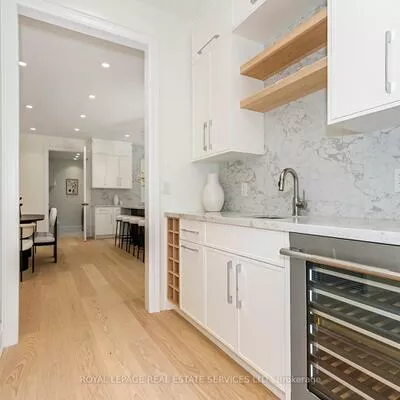 1618, Dogwood, Mineola, Mississauga