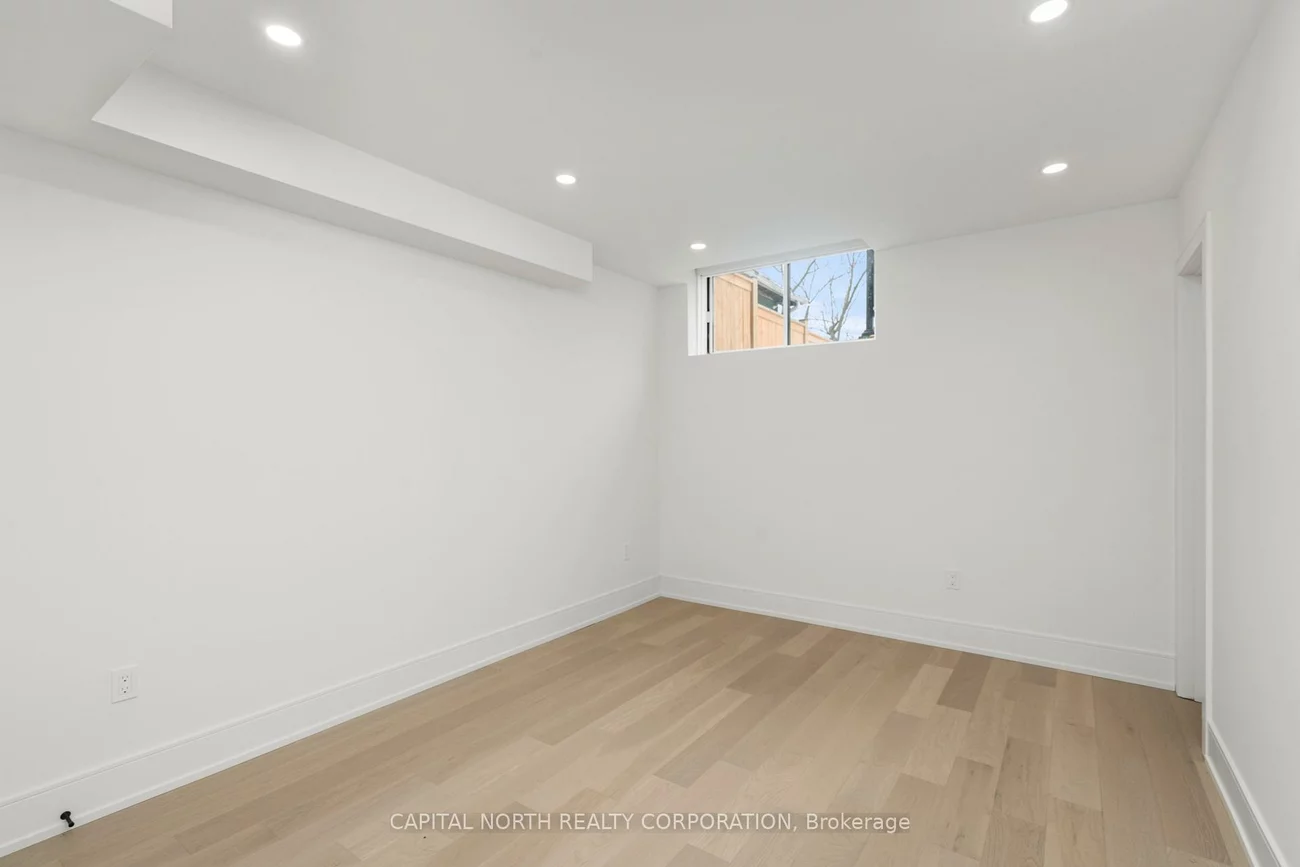 1076, Roosevelt, Lakeview, Mississauga