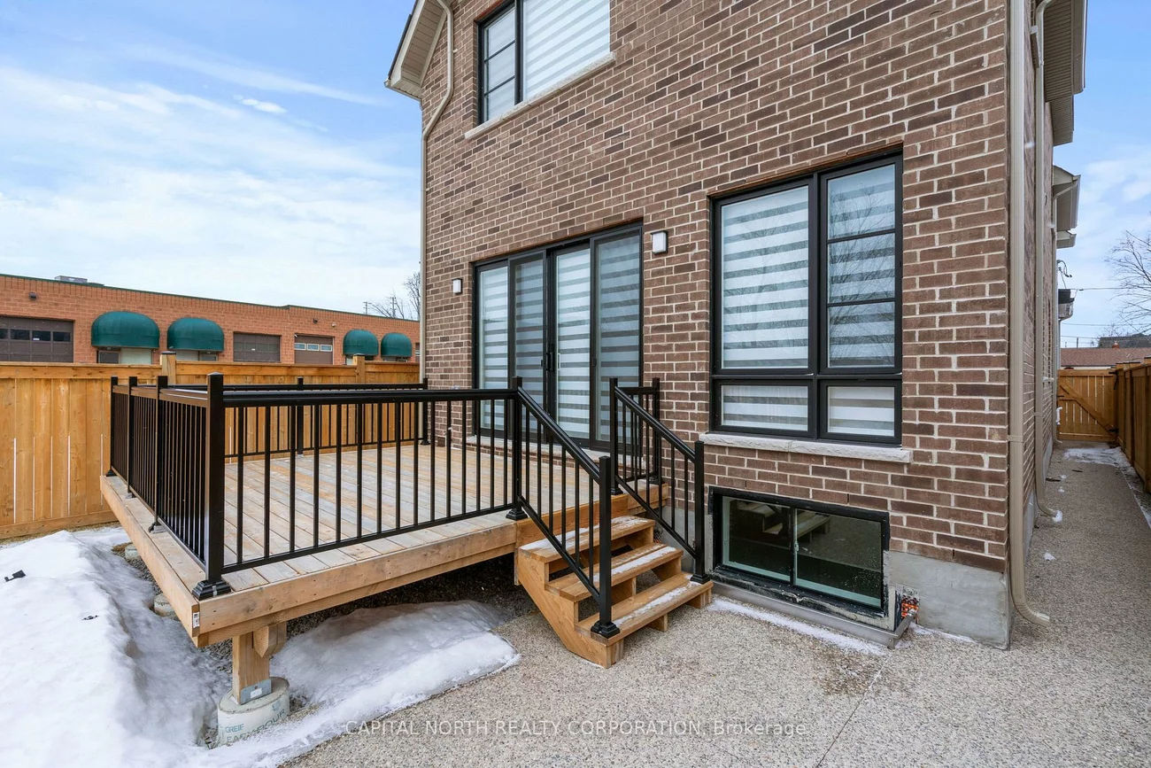 1076, Roosevelt, Lakeview, Mississauga