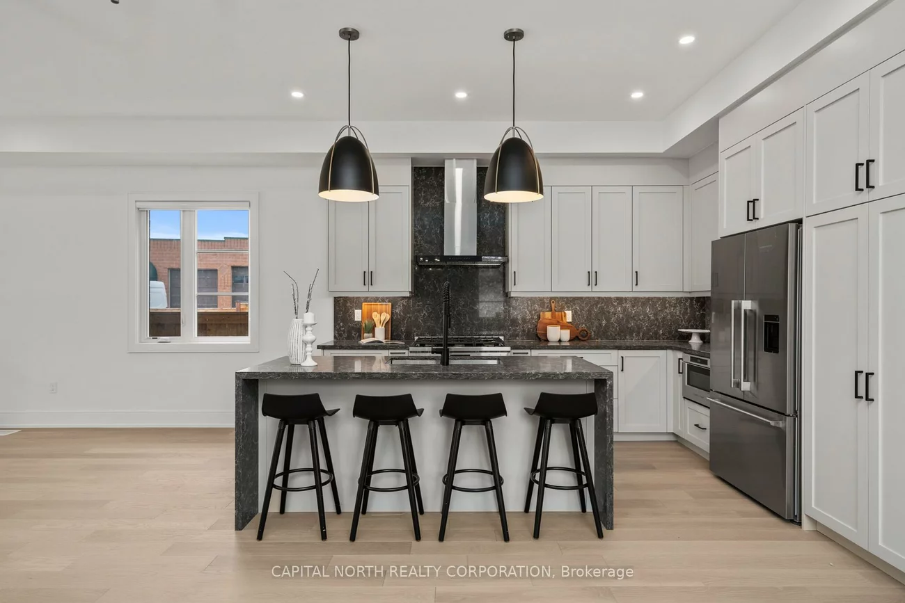 1076, Roosevelt, Lakeview, Mississauga