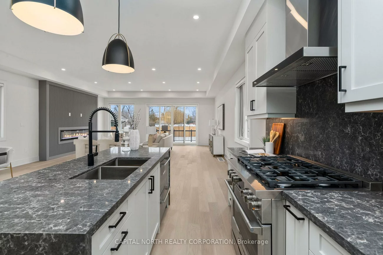 1076, Roosevelt, Lakeview, Mississauga