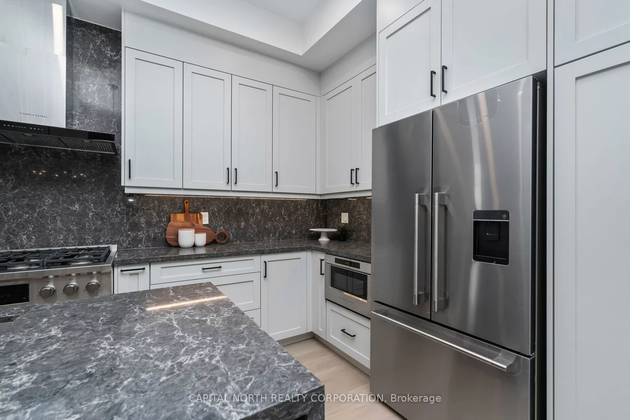 1076, Roosevelt, Lakeview, Mississauga