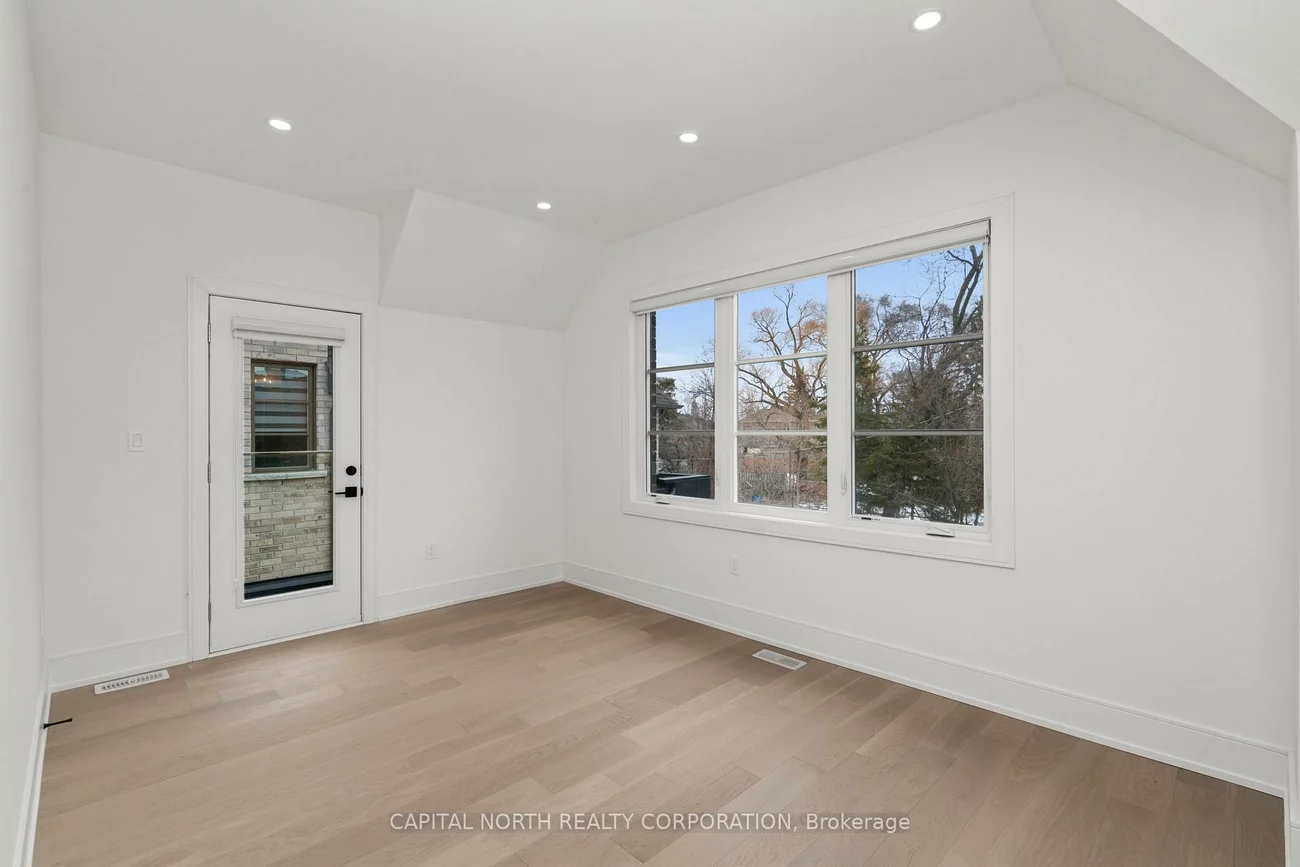 1076, Roosevelt, Lakeview, Mississauga