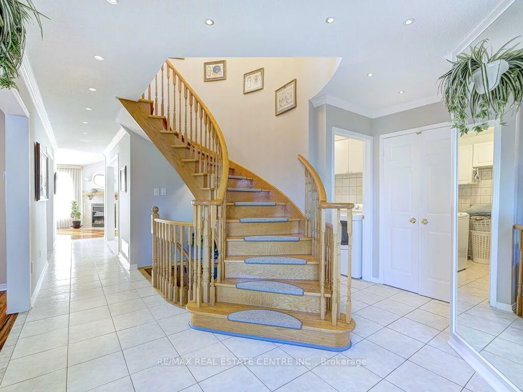 1078, windsor hill, East Credit, Mississauga