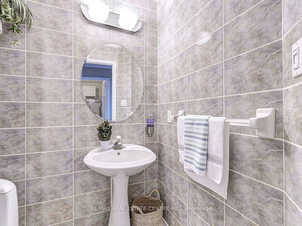 1078, windsor hill, East Credit, Mississauga
