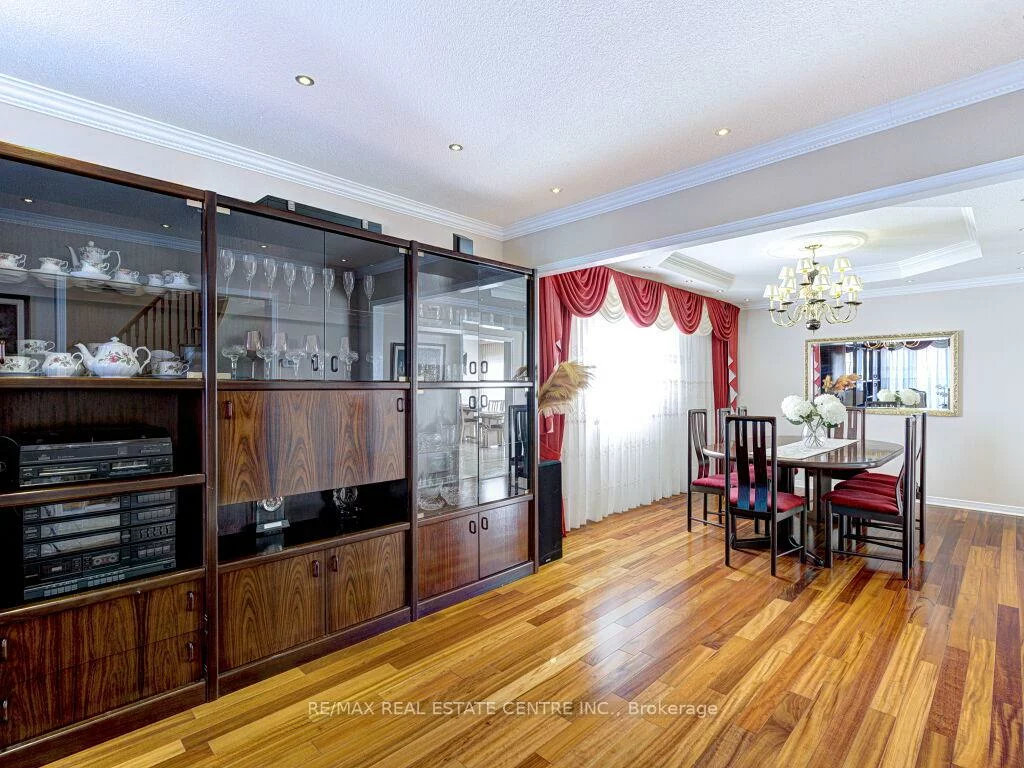 1078, windsor hill, East Credit, Mississauga