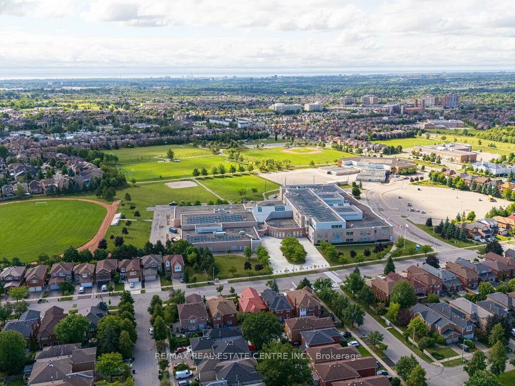 1078, windsor hill, East Credit, Mississauga
