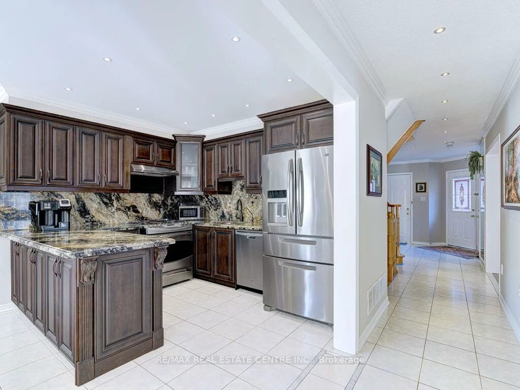 1078, windsor hill, East Credit, Mississauga