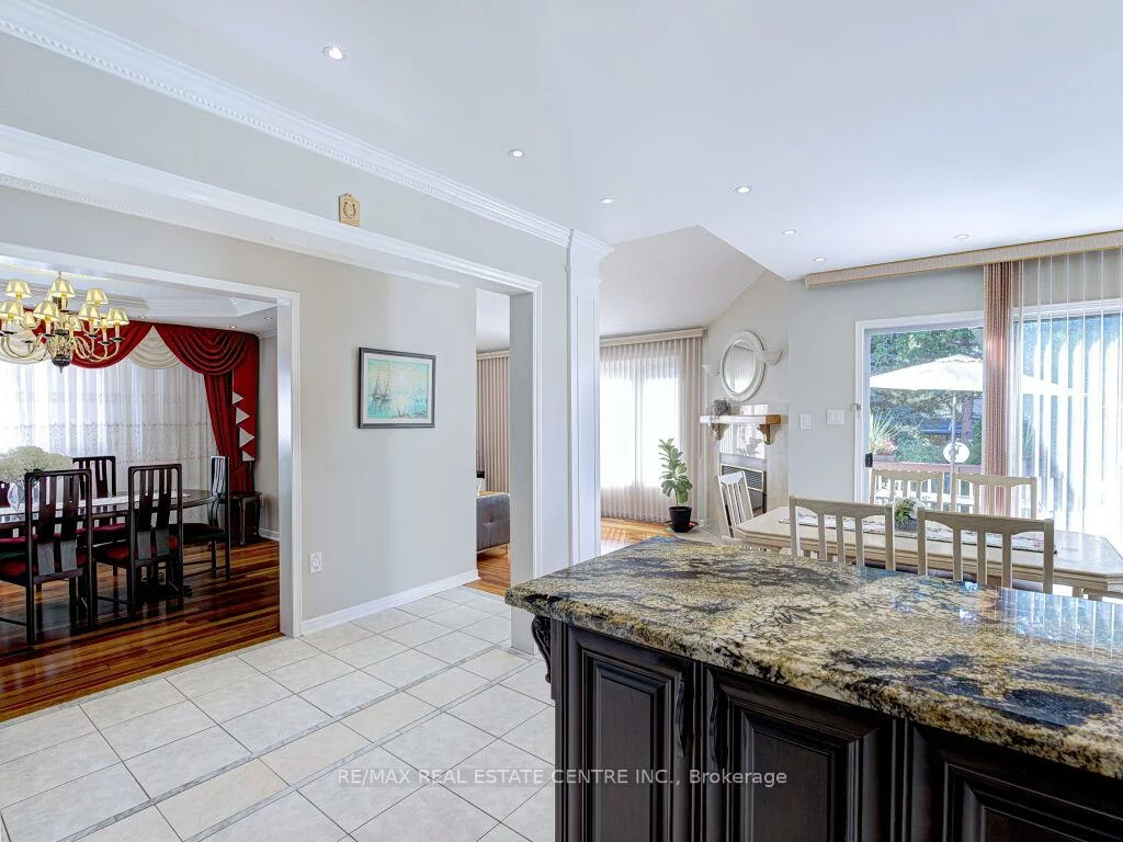 1078, windsor hill, East Credit, Mississauga