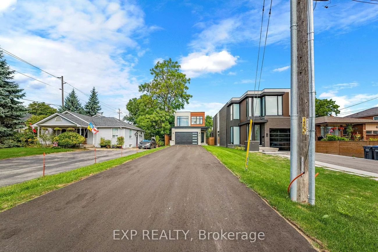 768, Montbeck, Lakeview, Mississauga