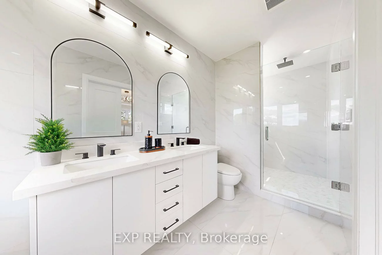 768, Montbeck, Lakeview, Mississauga