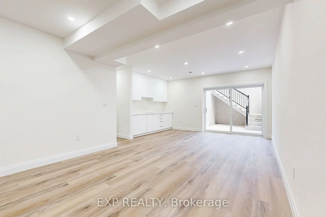 768, Montbeck, Lakeview, Mississauga