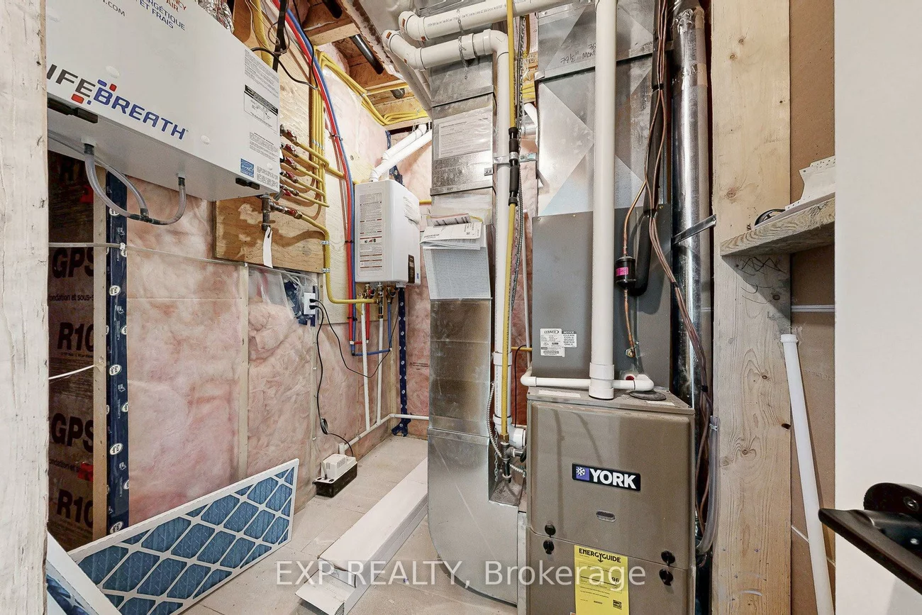 768, Montbeck, Lakeview, Mississauga