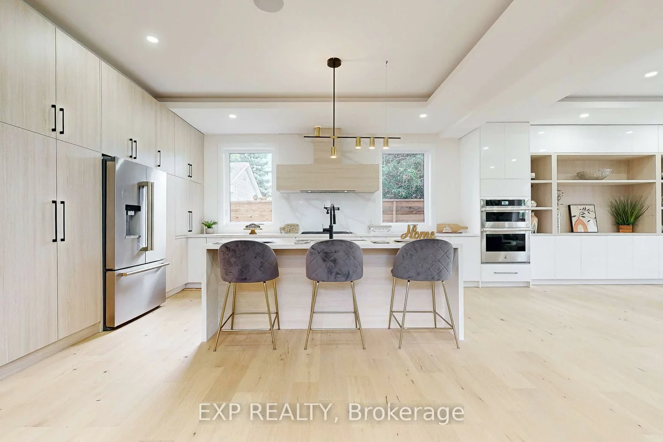 768, Montbeck, Lakeview, Mississauga