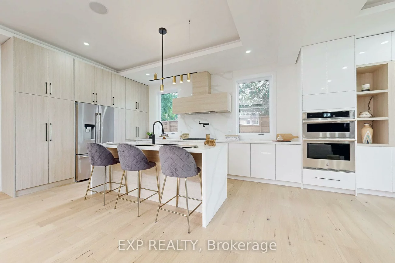 768, Montbeck, Lakeview, Mississauga