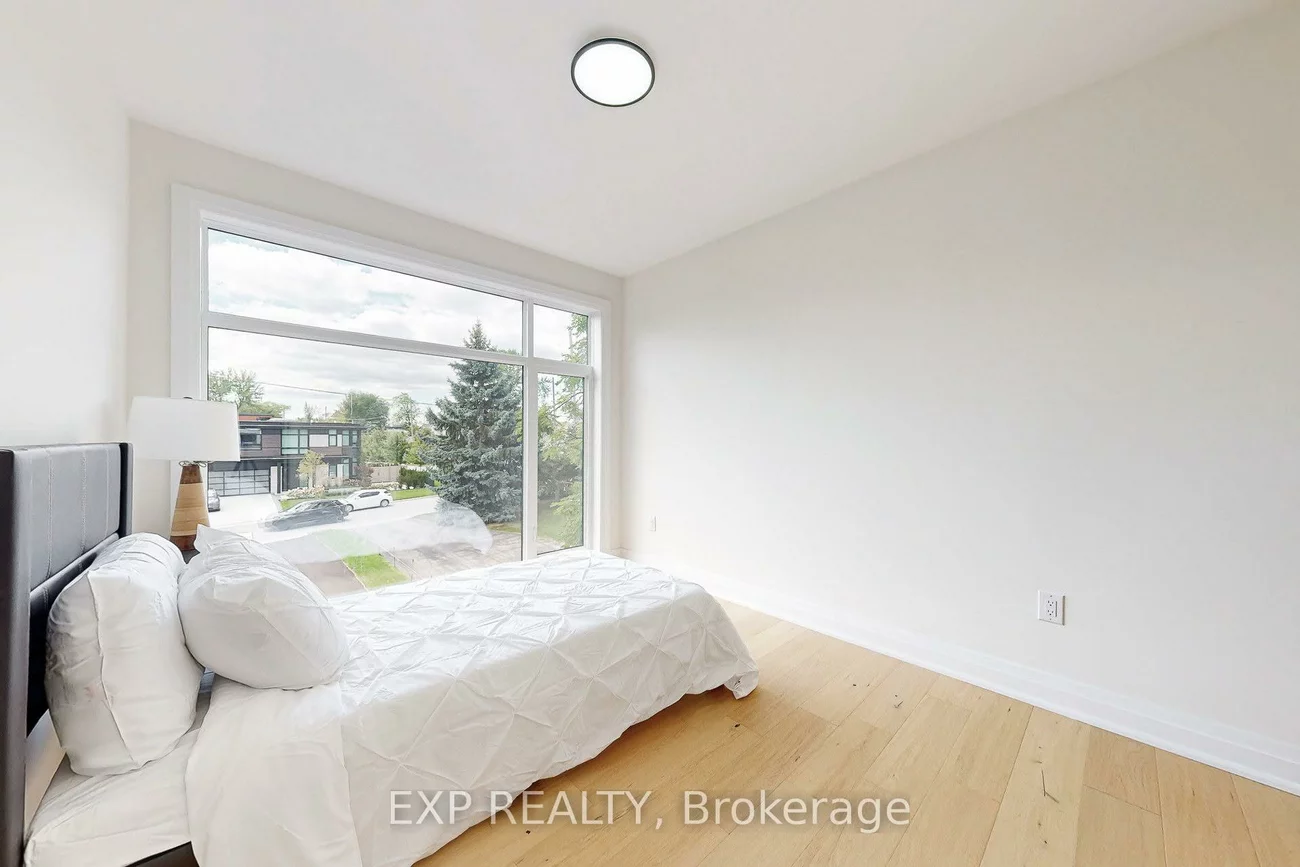 768, Montbeck, Lakeview, Mississauga