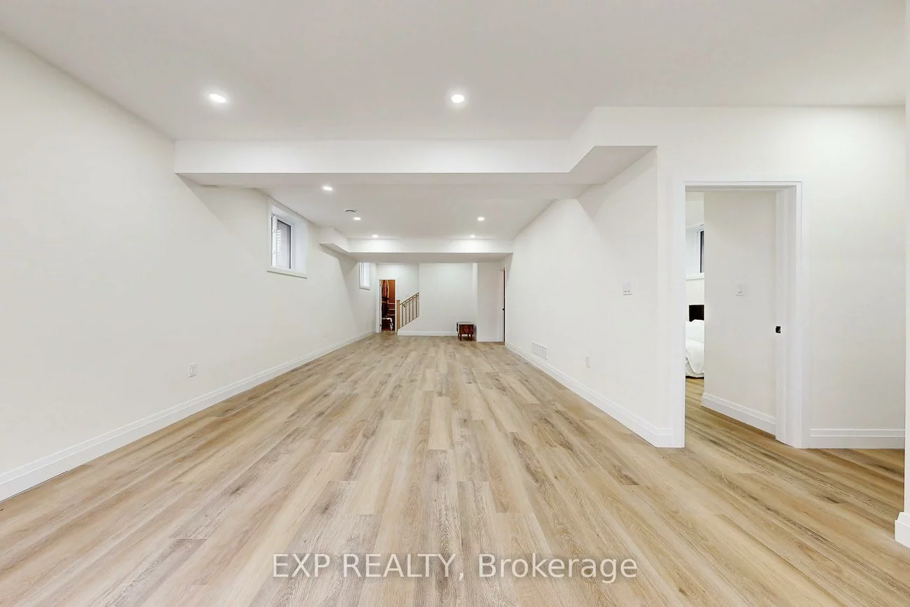 768, Montbeck, Lakeview, Mississauga