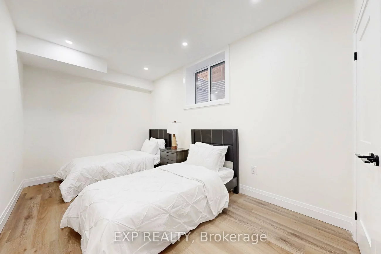 768, Montbeck, Lakeview, Mississauga