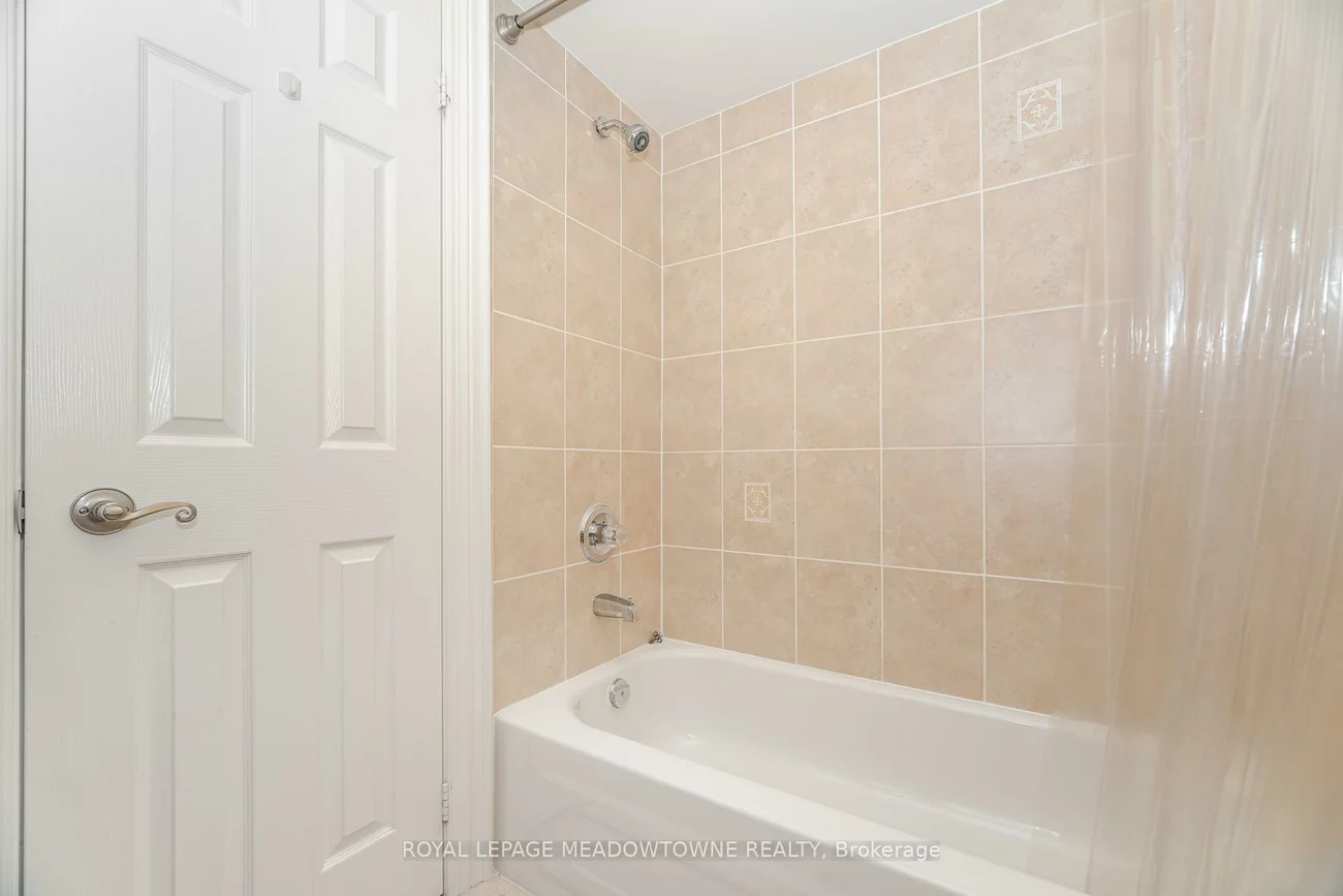 915, Gaslight, Meadowvale Village, Mississauga