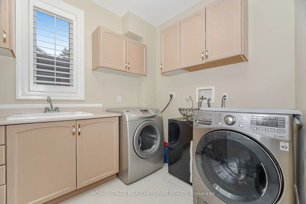 915, Gaslight, Meadowvale Village, Mississauga
