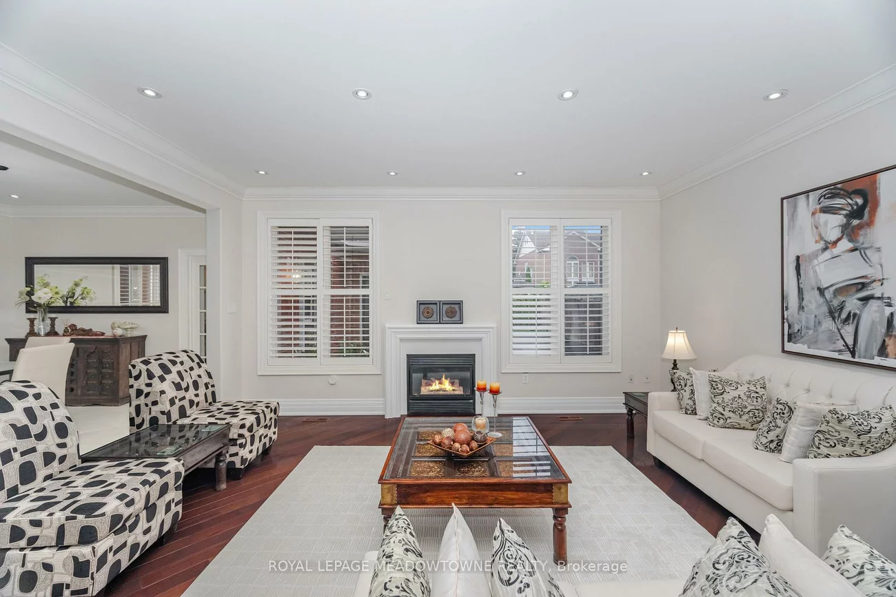 915, Gaslight, Meadowvale Village, Mississauga