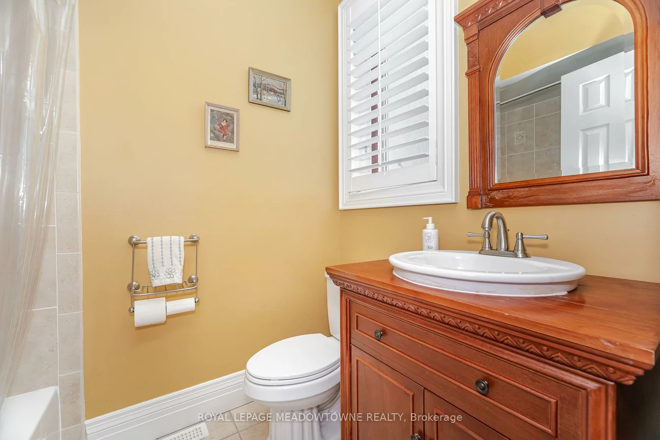 915, Gaslight, Meadowvale Village, Mississauga